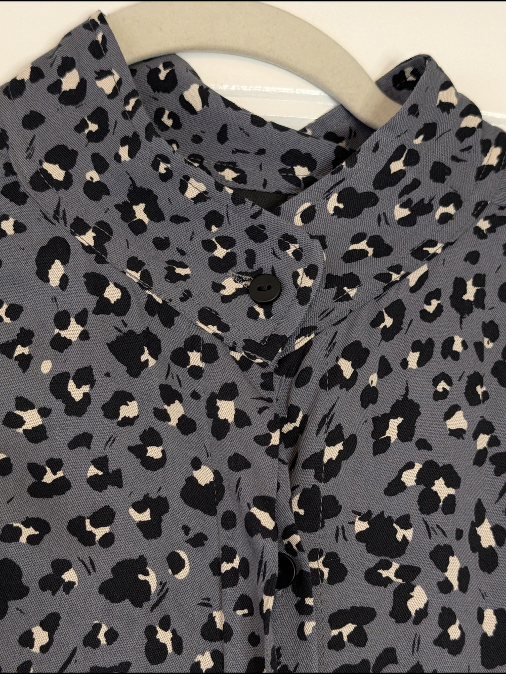 Lilli Sucre Slate Blue-Gray Leopard Animal Print Button Down Shirt - Picture 5 of 14